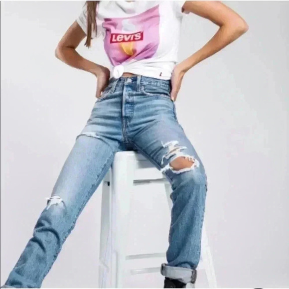 New Levi’s 501 Skinny Jeans Distressed Sz 26 - Picture 1 of 10